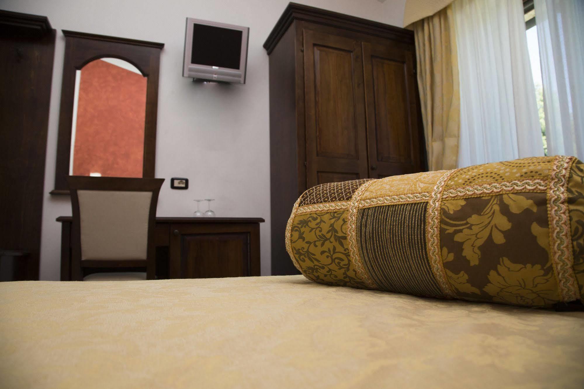 Hotel Ristorante Al Brunello Di مونتالشينو المظهر الخارجي الصورة