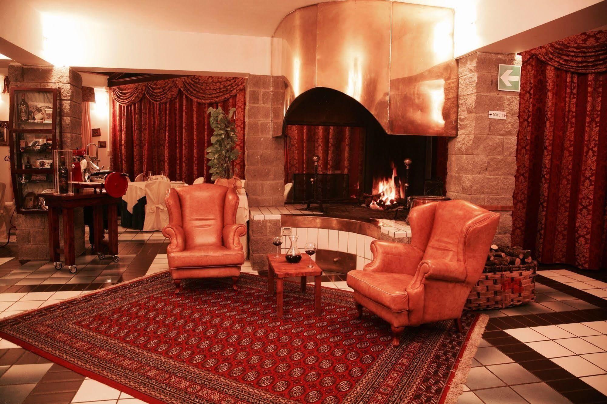 Hotel Ristorante Al Brunello Di مونتالشينو المظهر الخارجي الصورة